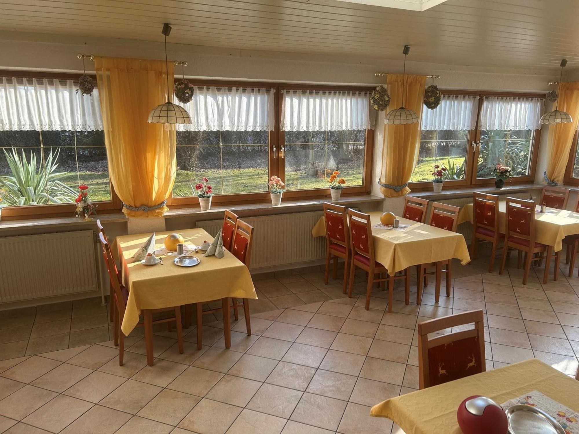 Hotel Garni Hubertushof Bad Fussing Exterior photo