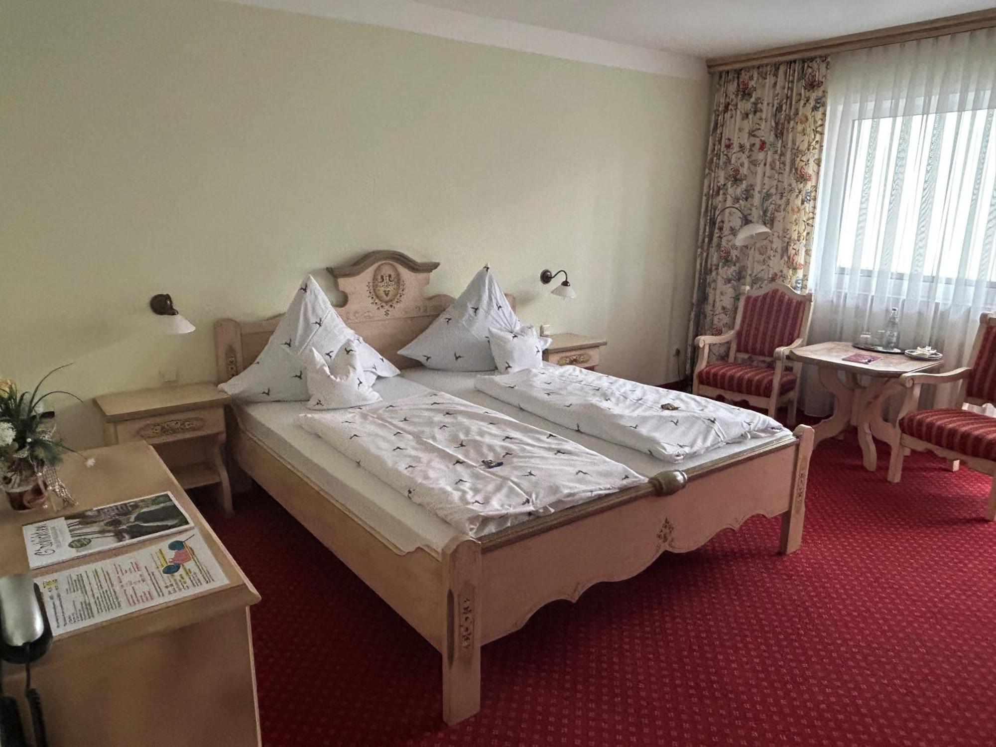 Hotel Garni Hubertushof Bad Fussing Exterior photo